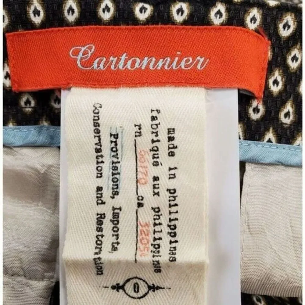 Cartonnier Black & White Geometric Print Button-Accent Shorts - Picture 6 of 10